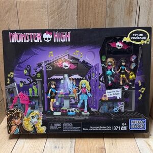Monster High Graveyard Garden Party Mega Bloks Set NWT